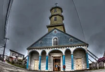Chonchi, la ciudad de los tres pisos Chonchi, la ciudad de los tres pisos
